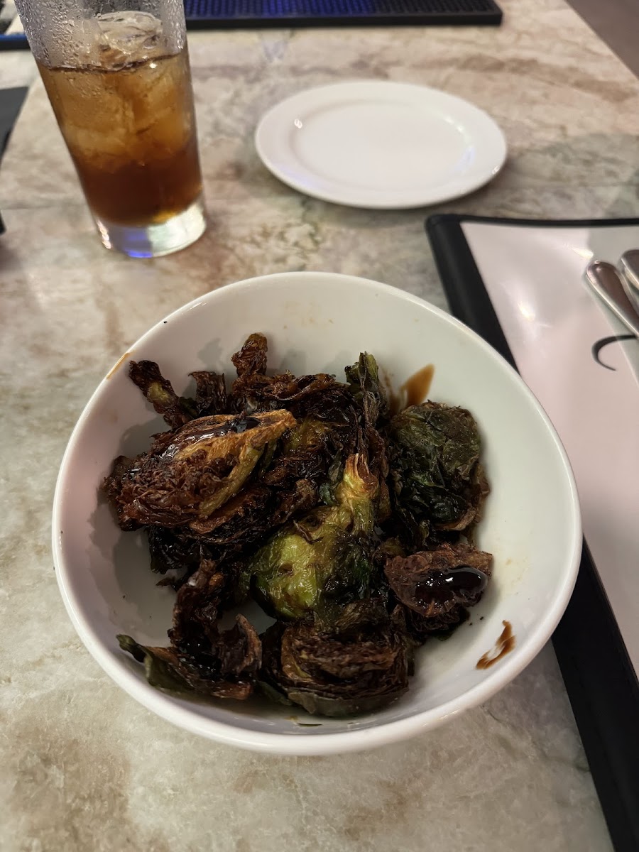 TIDES Restaurant & Lounge Photo 9