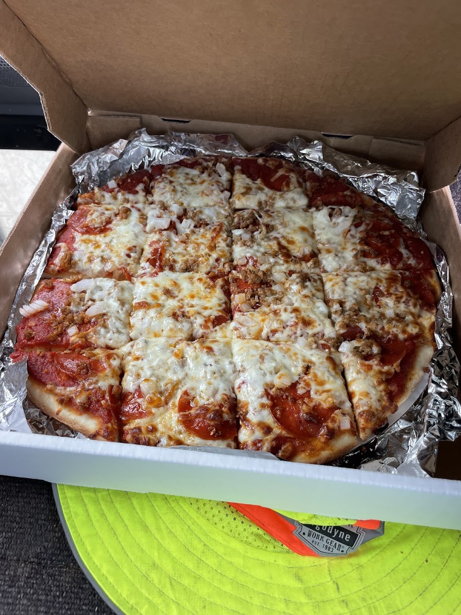 Mama J's Pizza Jackson Center Photo 3