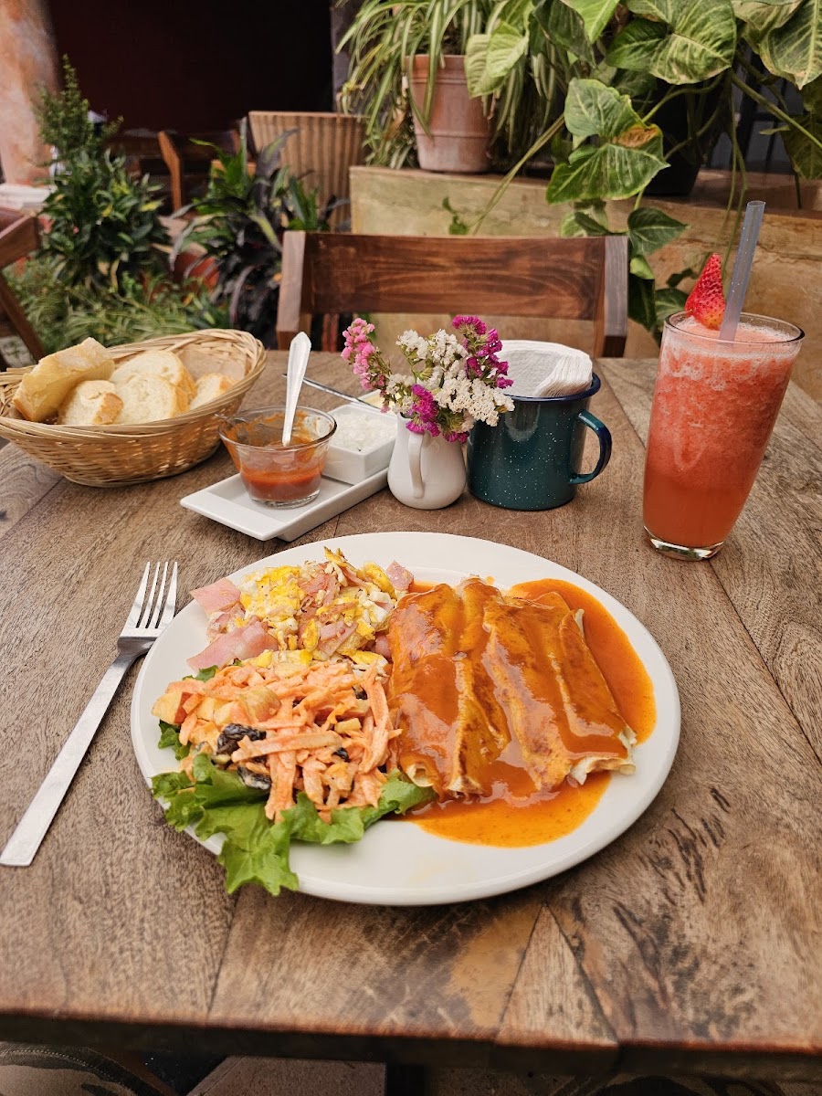 SAUDA Restaurant Photo 7