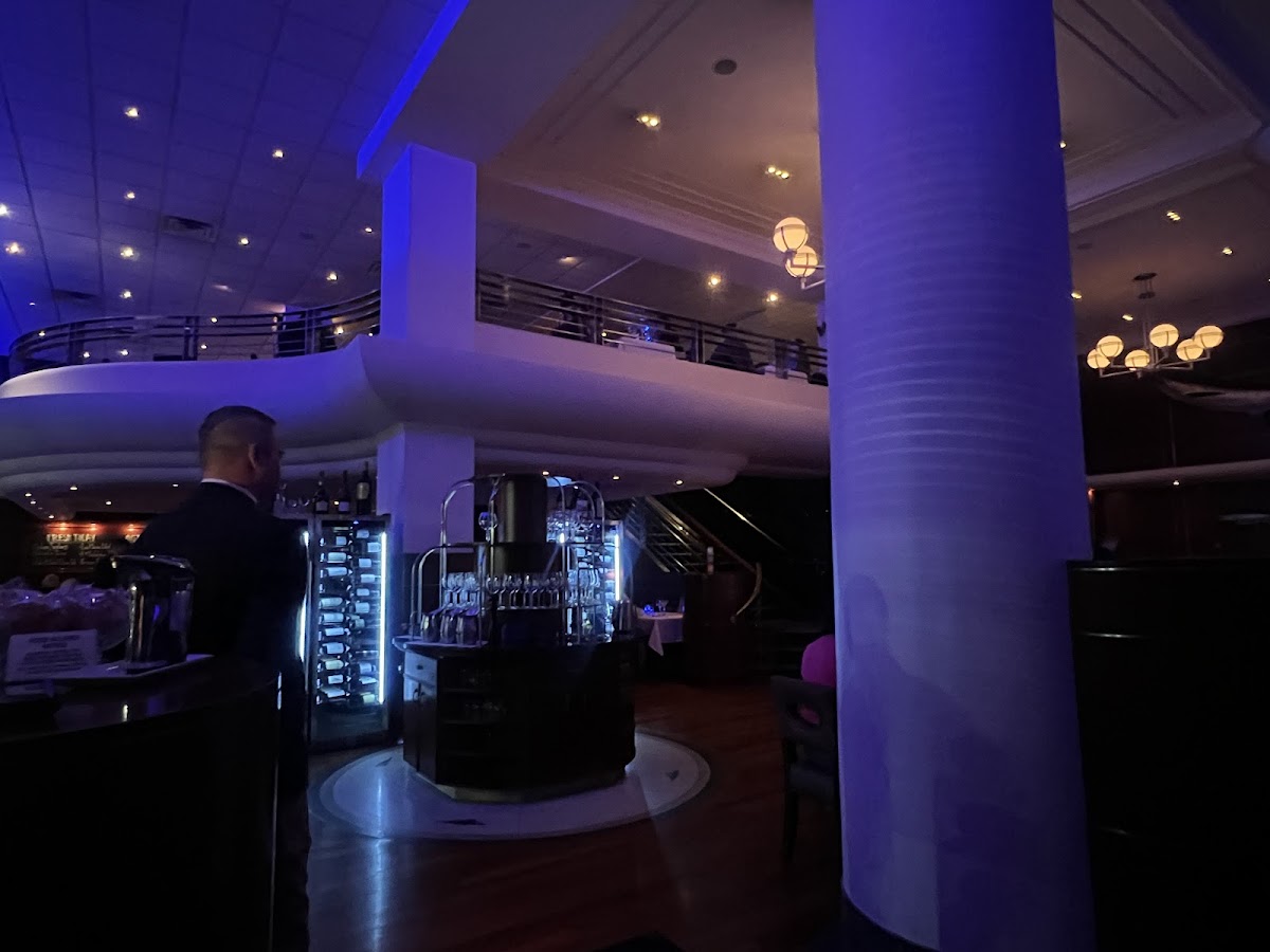 The Oceanaire Seafood Room Photo 3