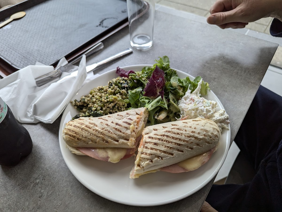 Wynne & Pym Café Photo 8