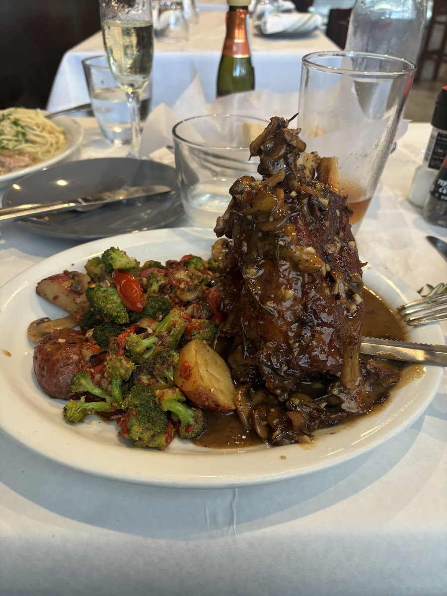 Gusto Bistro Photo 8
