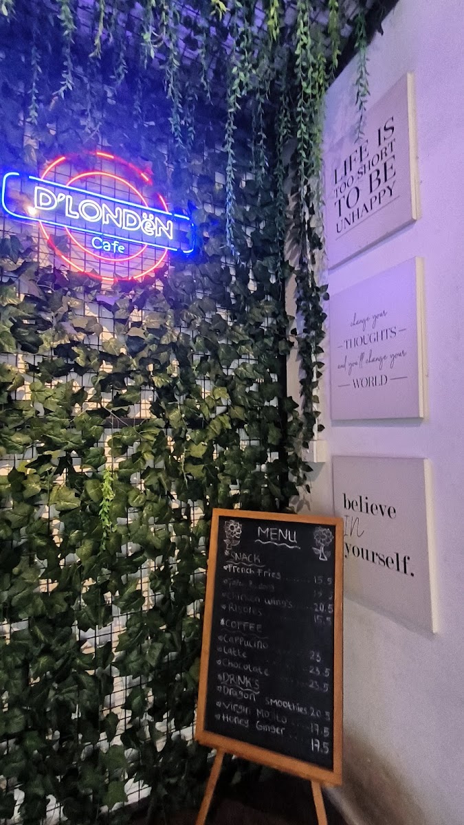 D'LONDEN CAFE PRAJA CORNER Photo Menu 1