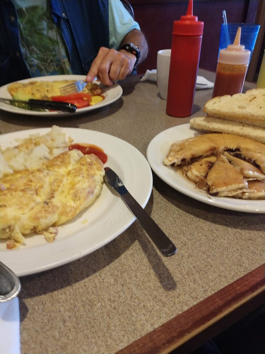 Joanna’s Family Restaurant Photo 7