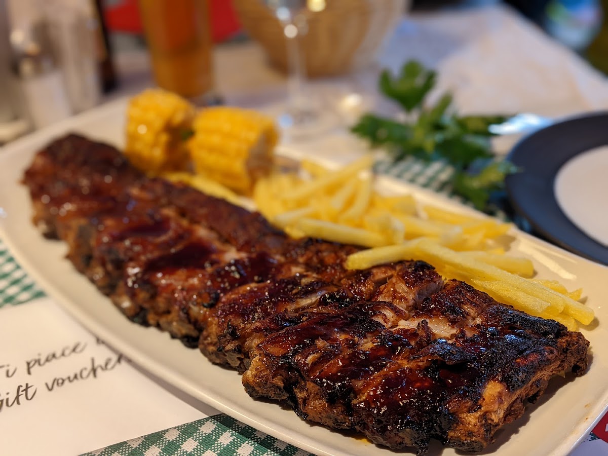 Grampi’s Bar & Restaurant Photo 6