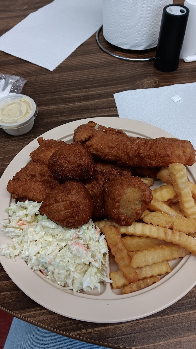 R & S Fish Market & Restaurant Photo 9