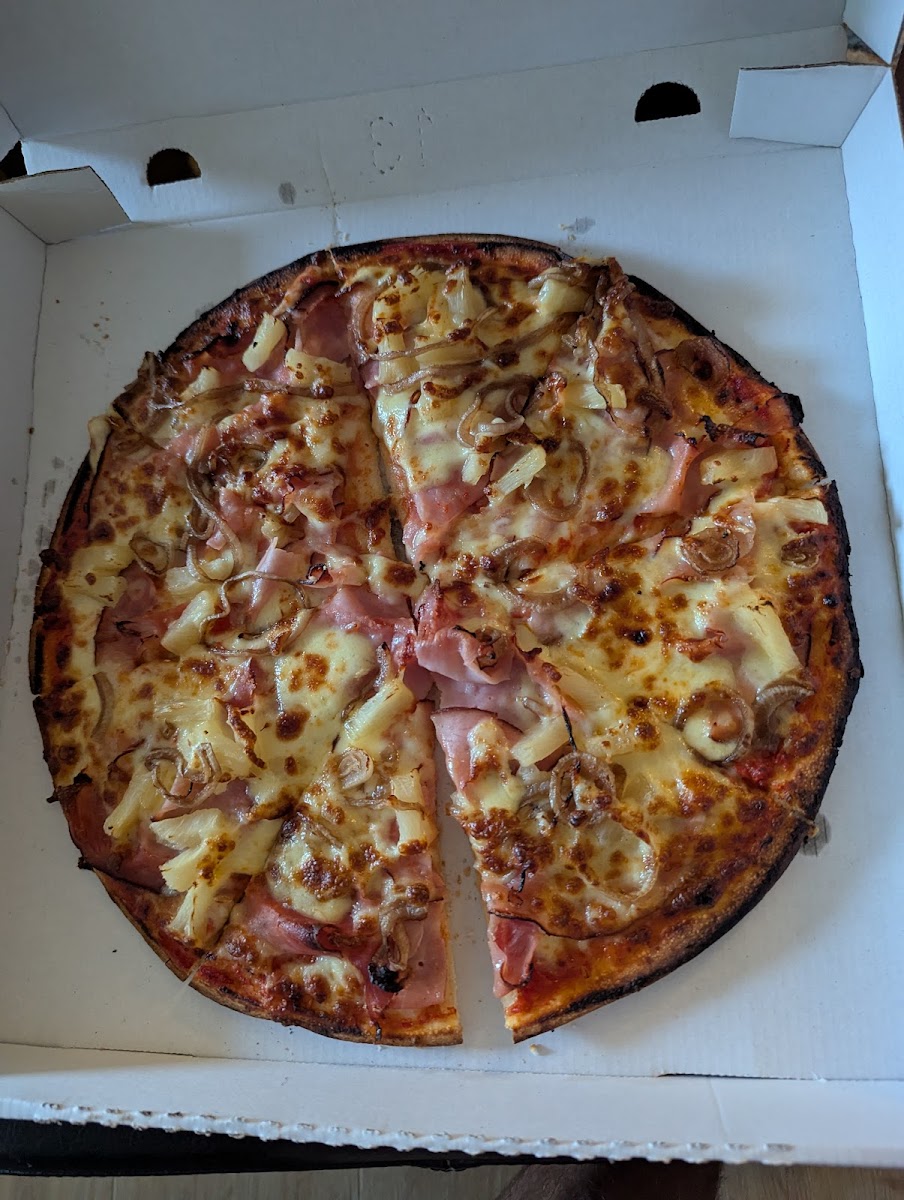 La Famiglia Pizzeria Photo 5