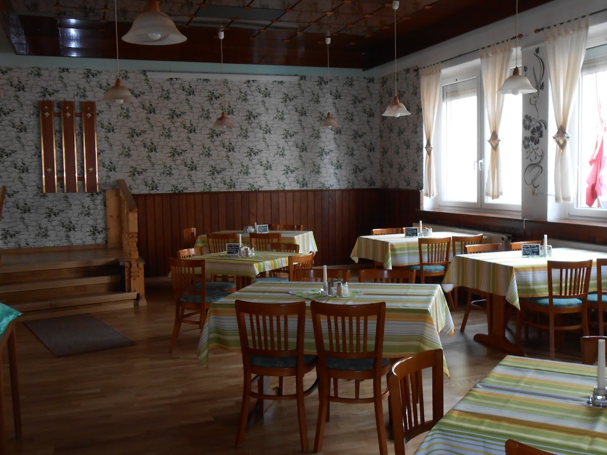 Gaststätte Die Ellern, Bowlingbahn und Biergarten Photo 3