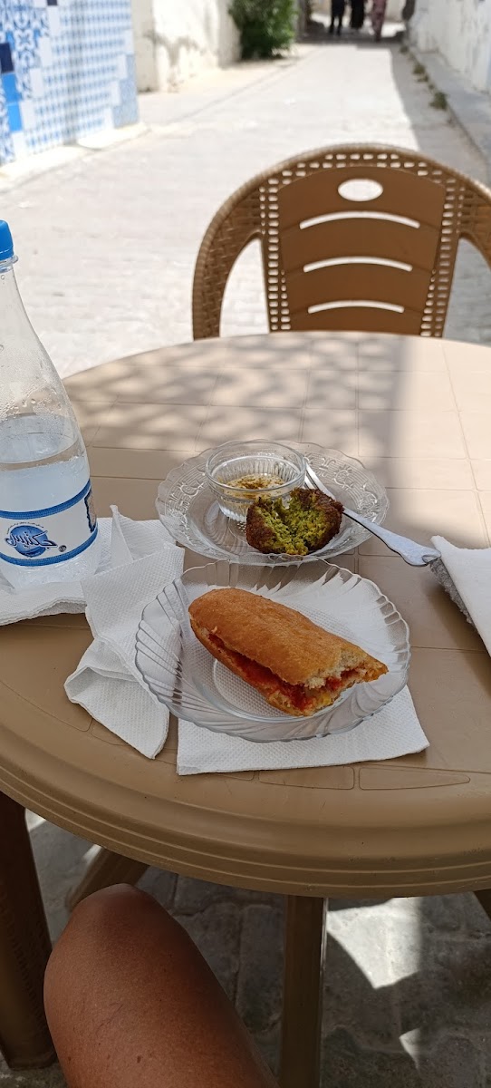 Restaurant Warda khmissa Kasher Djerba Hood Photo 7