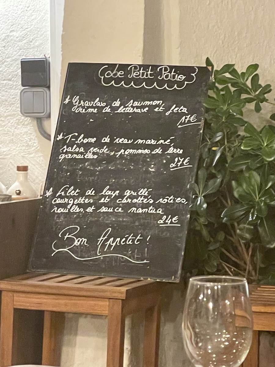 Le Petit Patio Photo Menu 7