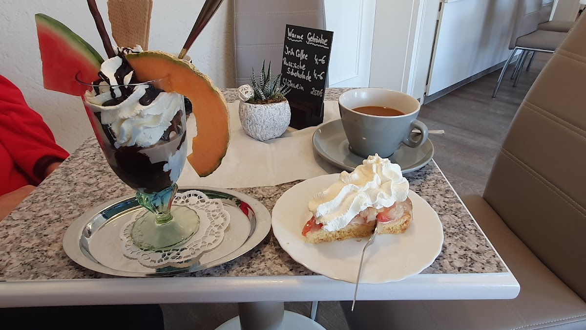 Eiscafe Fraureuth Photo 7