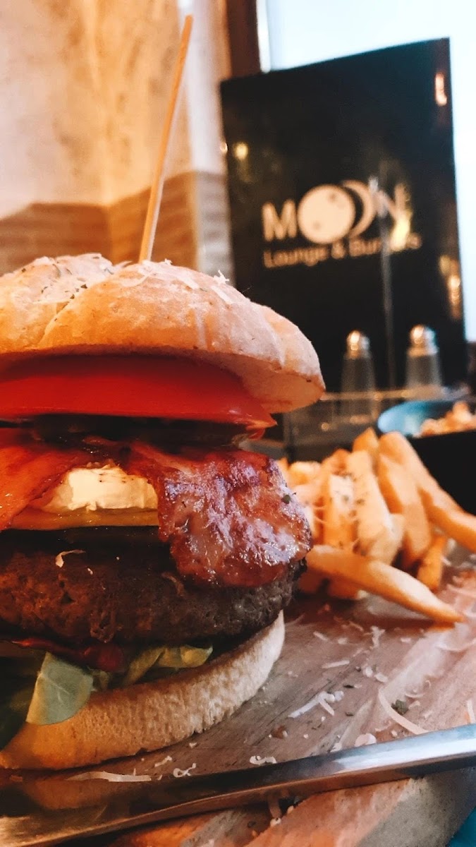 Moon lounge&burgers Photo 6