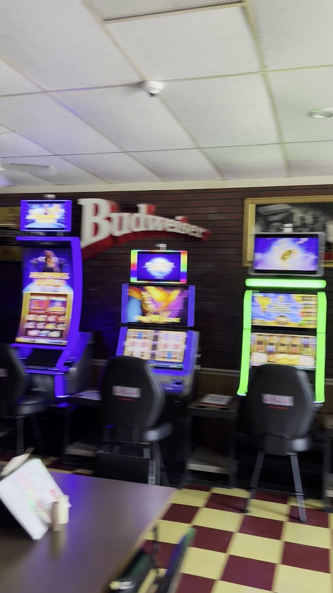 Leamen's Bar and Grill Photo 2