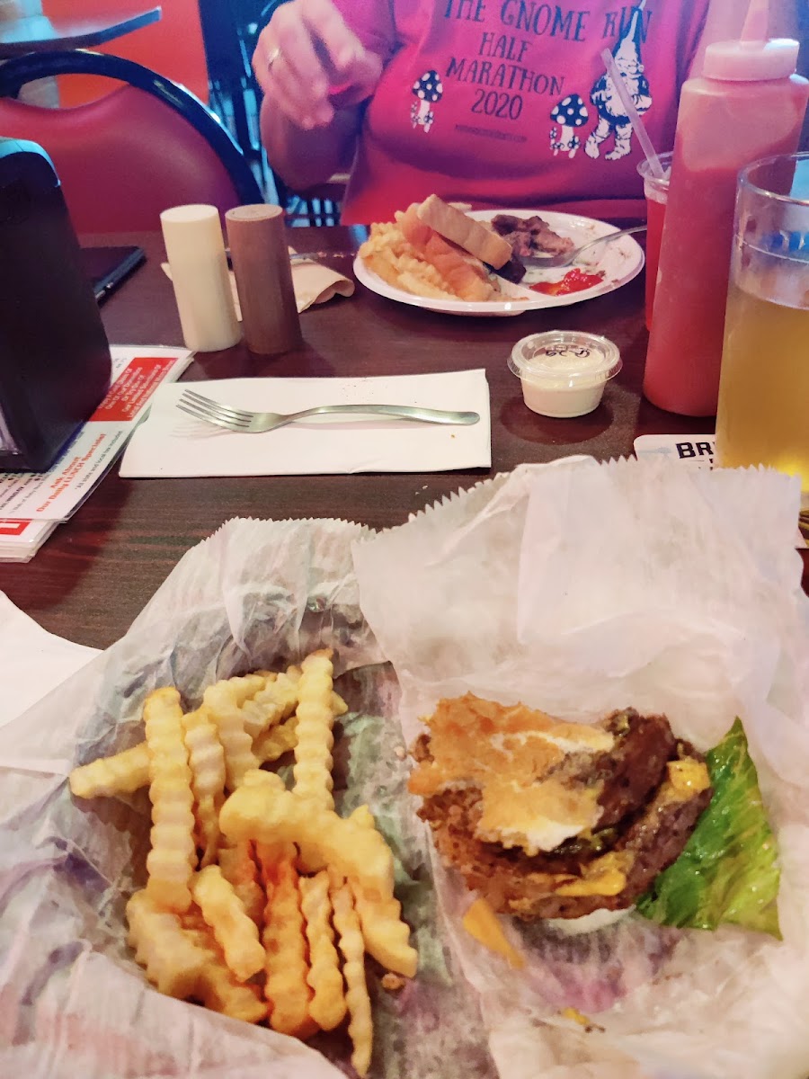 Leamen's Bar and Grill Photo 7
