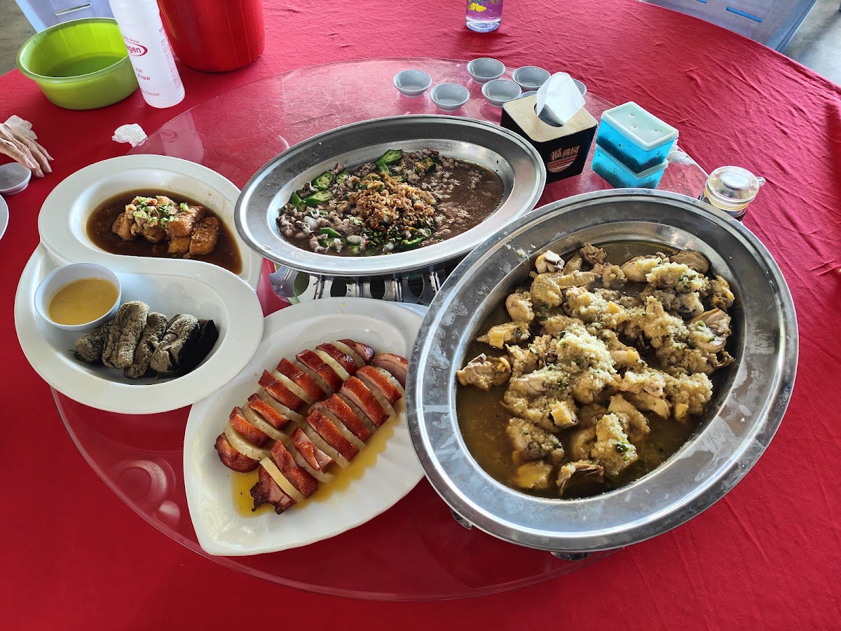 I Suka Restaurant Sdn. Bhd. Photo 3