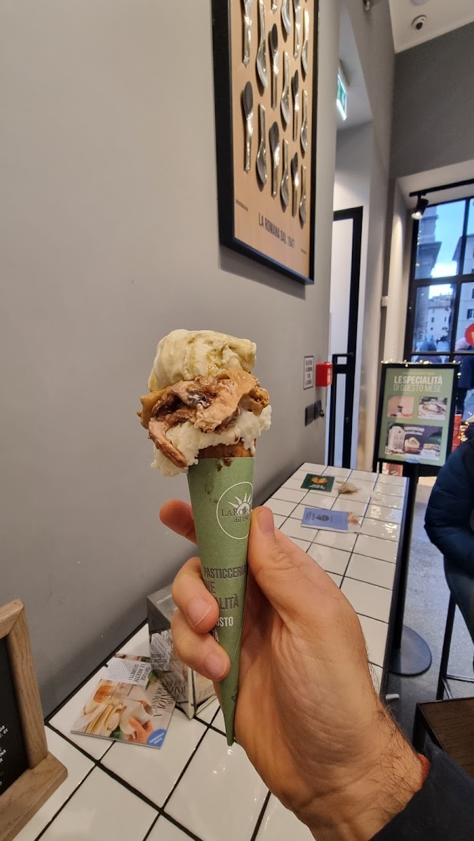 Gelateria La Romana dal 1947 Photo 7