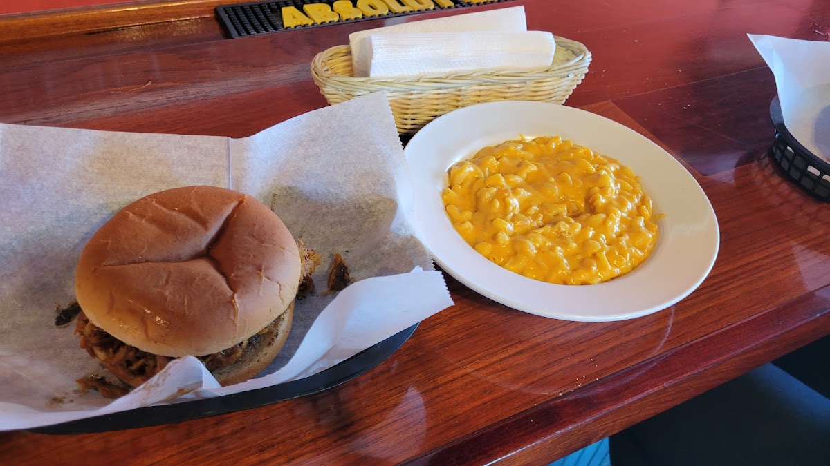 Trackside Tavern and Grill Photo 9