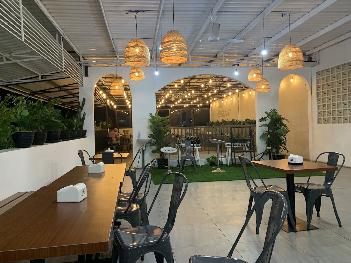 Morè Coffee and Eatery by Hanacake