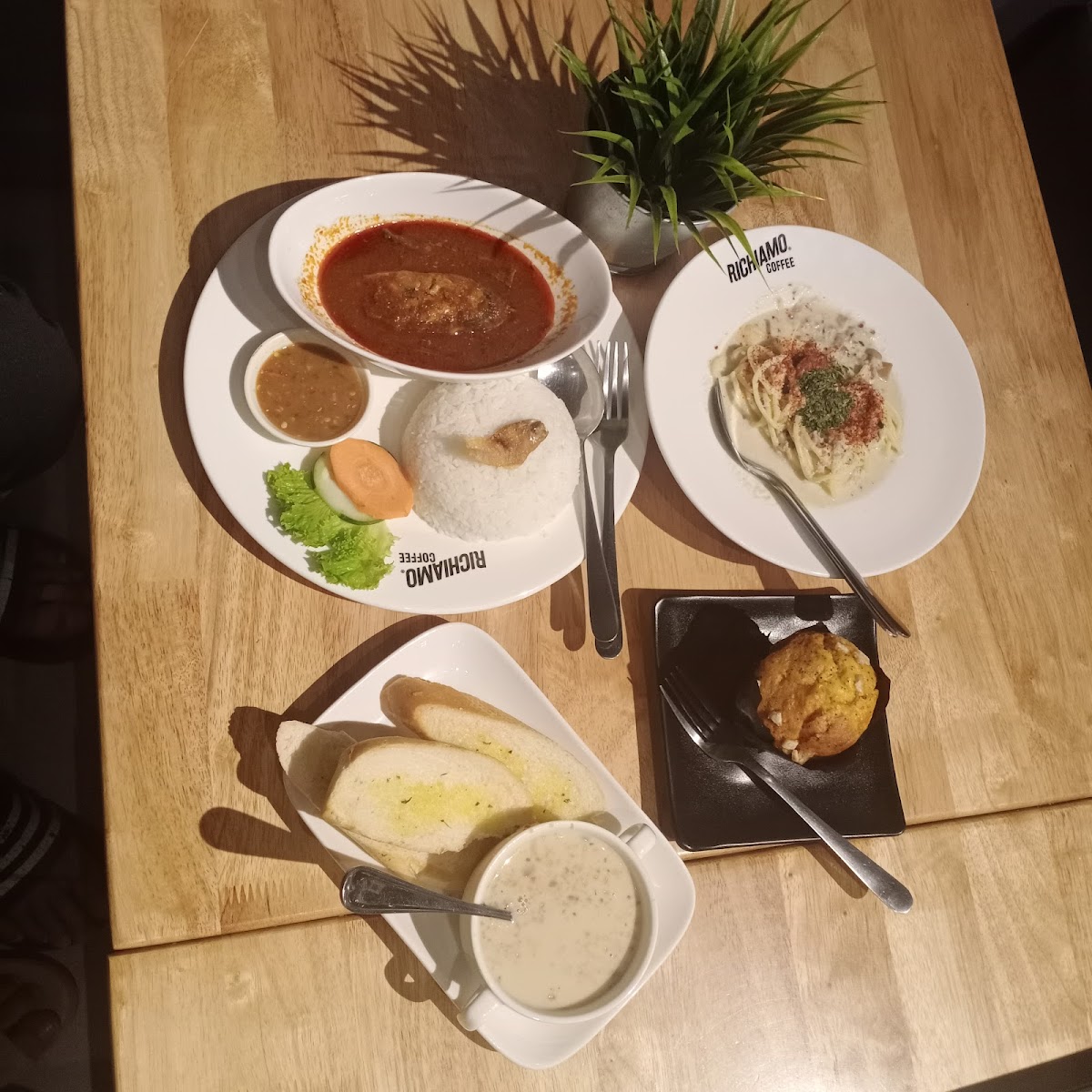 S’biji Khopi Cafe Photo 10