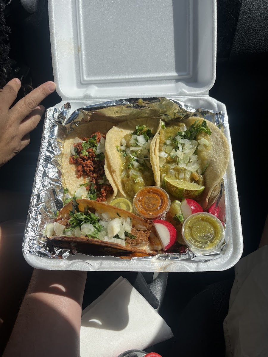 Taqueria Los Compadres Photo 5