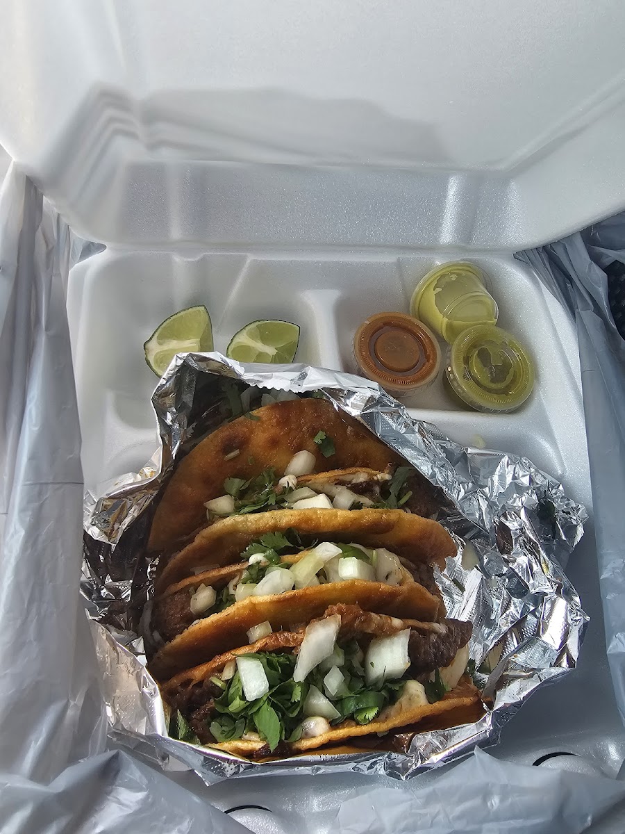 Taqueria Los Compadres Photo 6