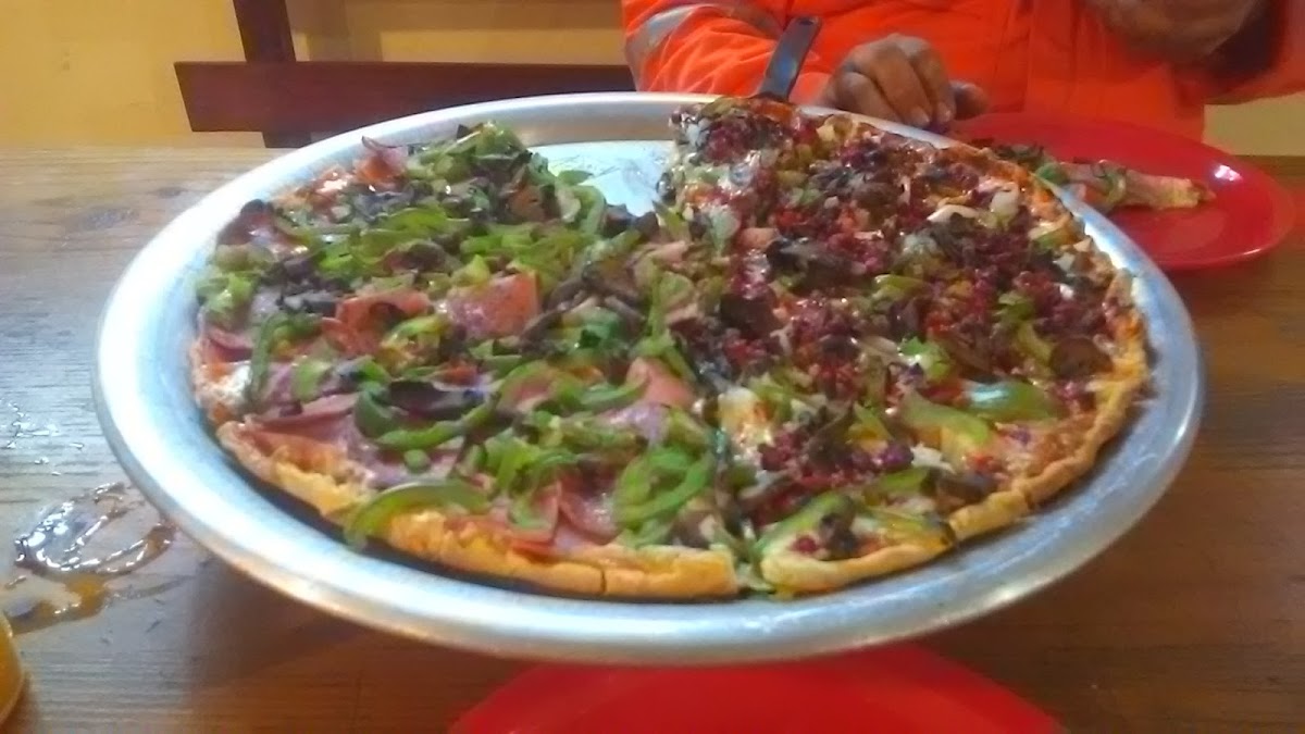 Caruso Pizzas Photo 10