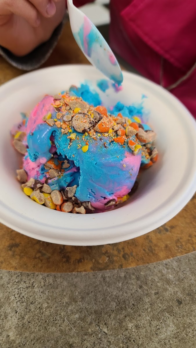 Sugar Pine Treats Photo 7
