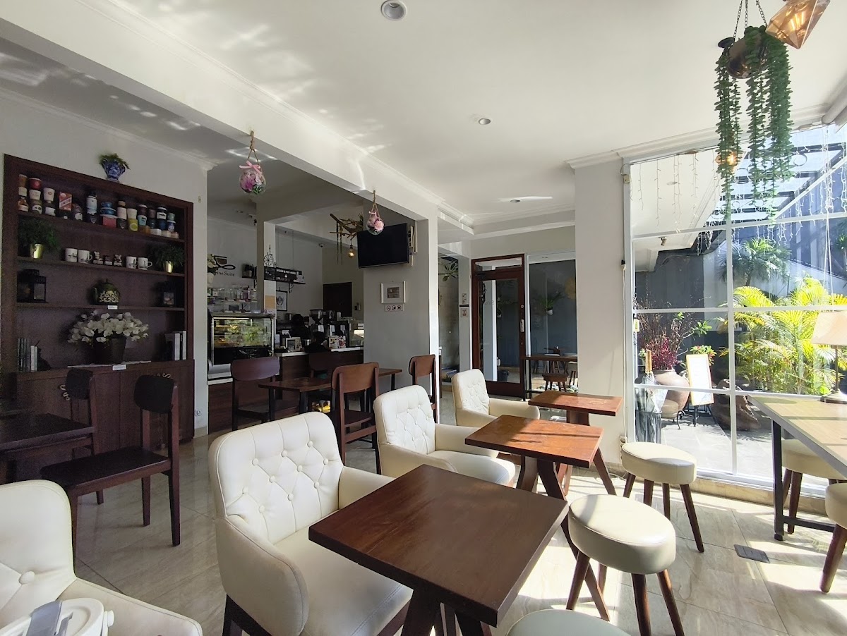 Caffeine Suite Photo 3