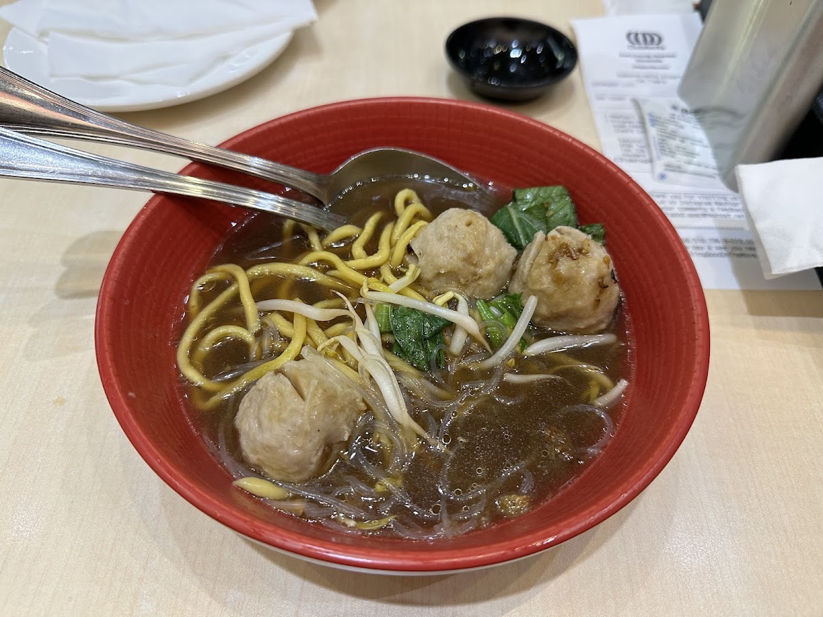Two Tigers Sushi and Noodles Photo 3