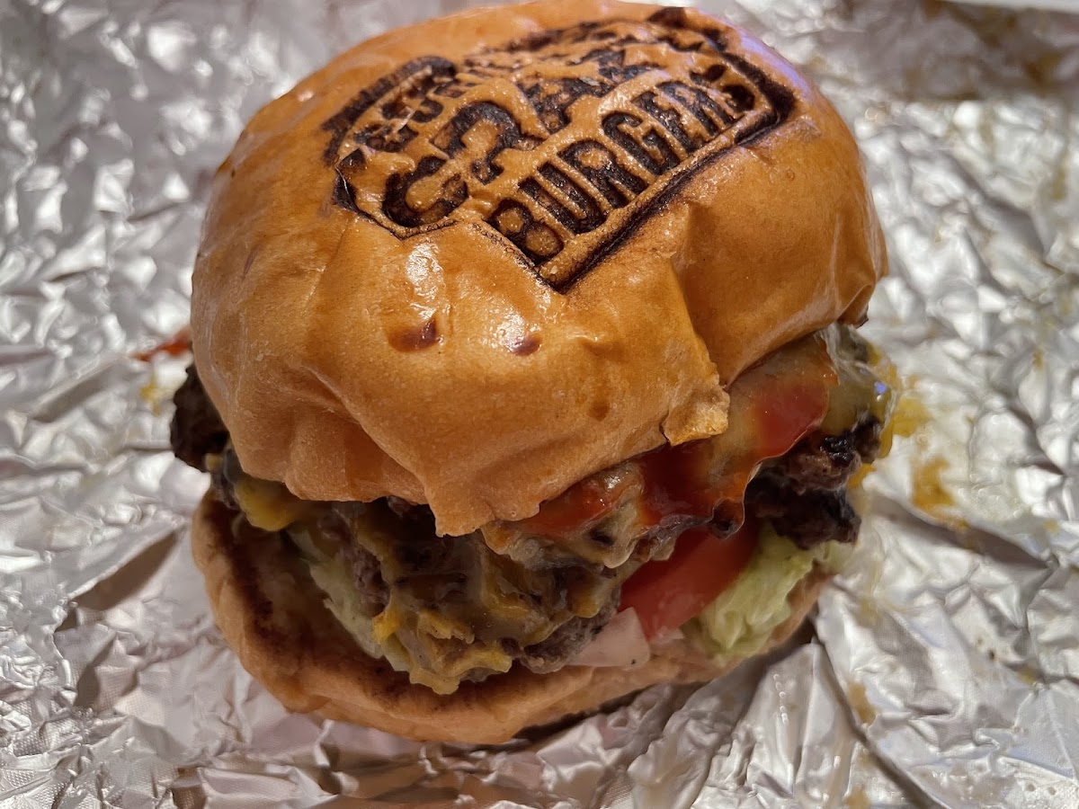 Gorilla’s Crazy Burgers - Mosilor Photo 2