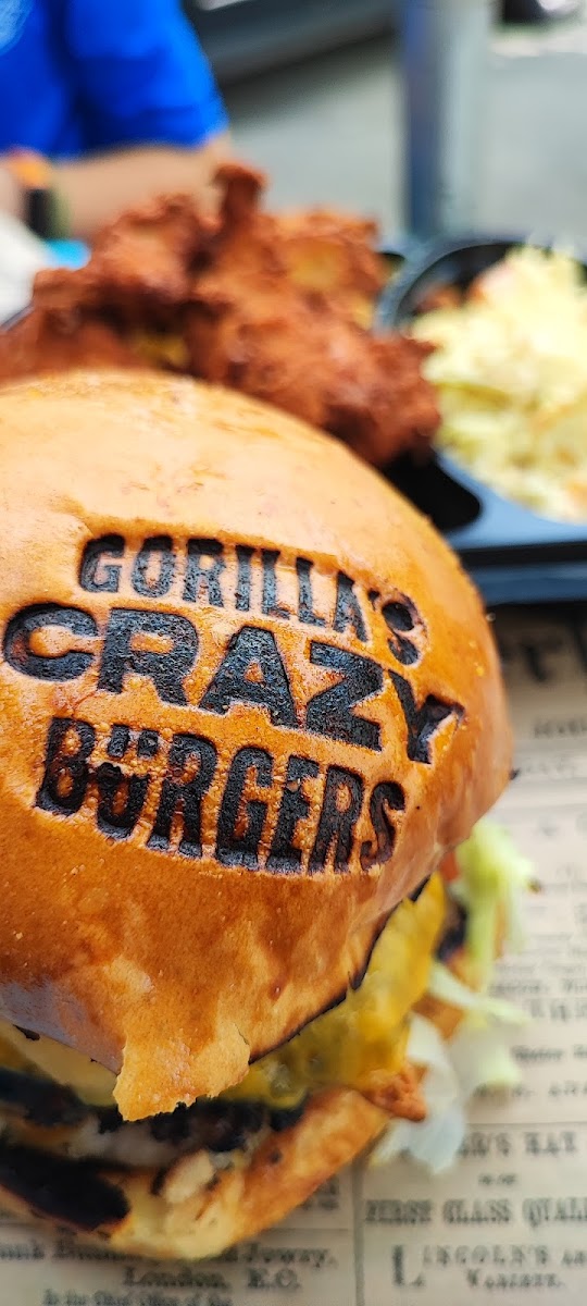 Gorilla’s Crazy Burgers - Mosilor Photo 7