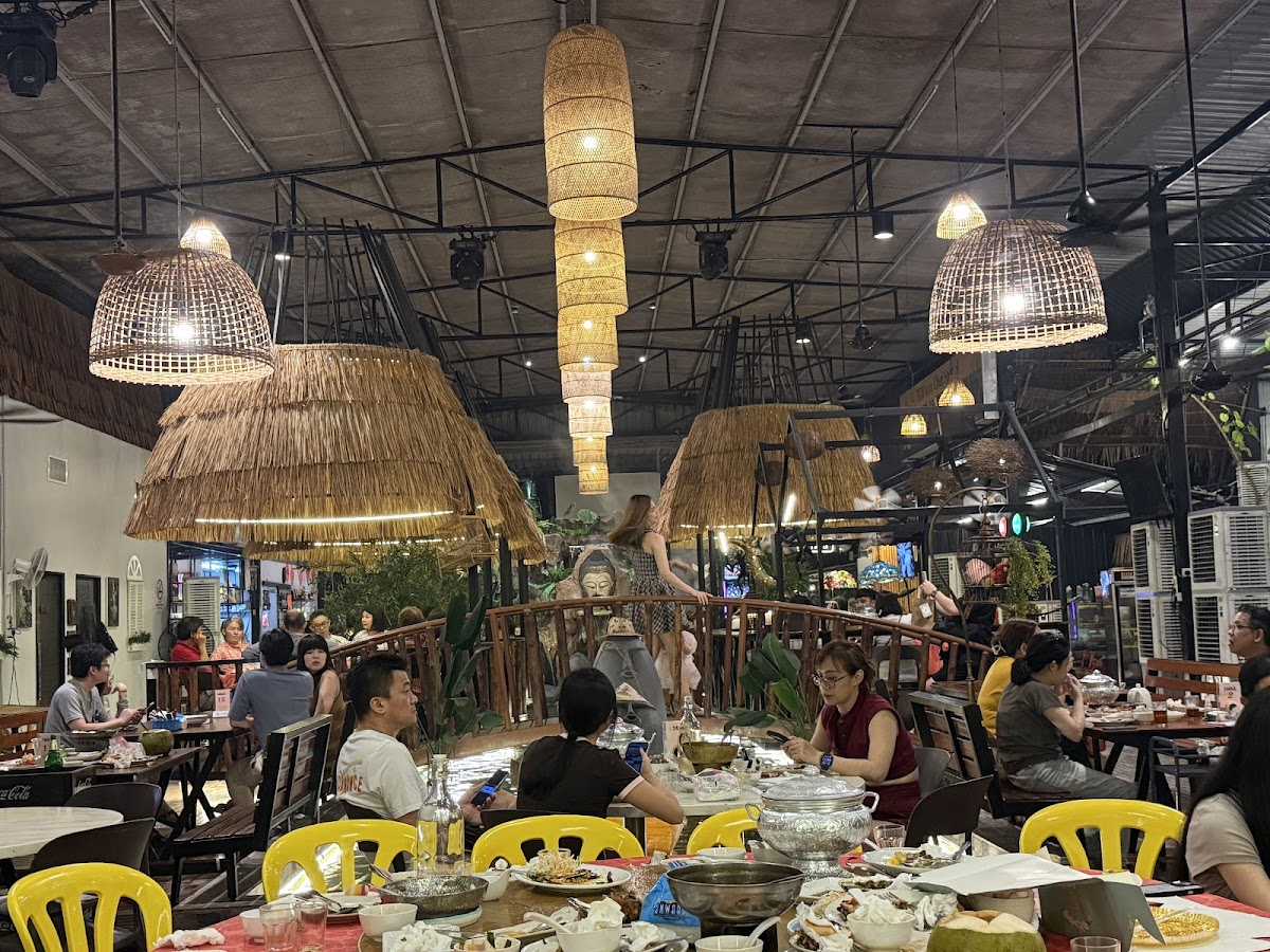 Thai Garden Village Seafood & BBQ Photo 3