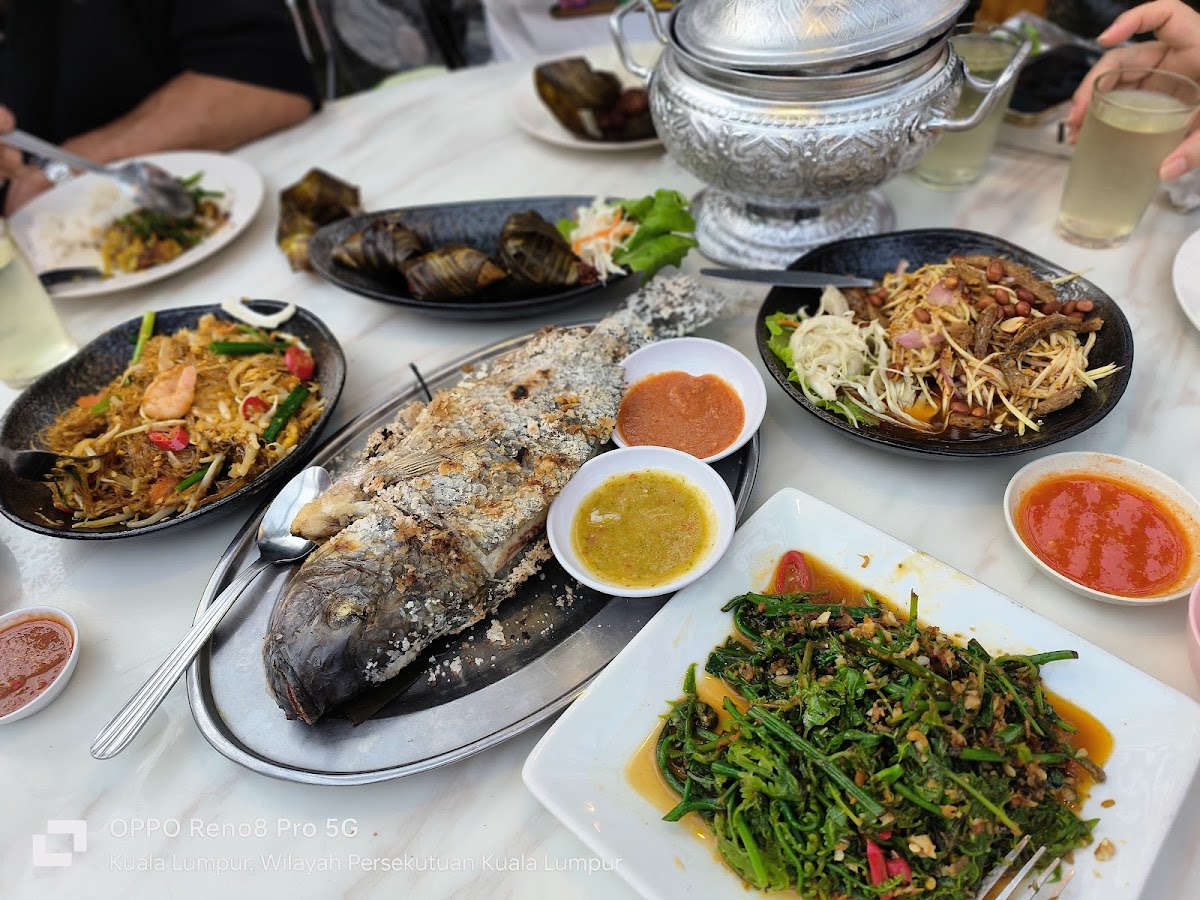 Thai Garden Village Seafood & BBQ Photo 8