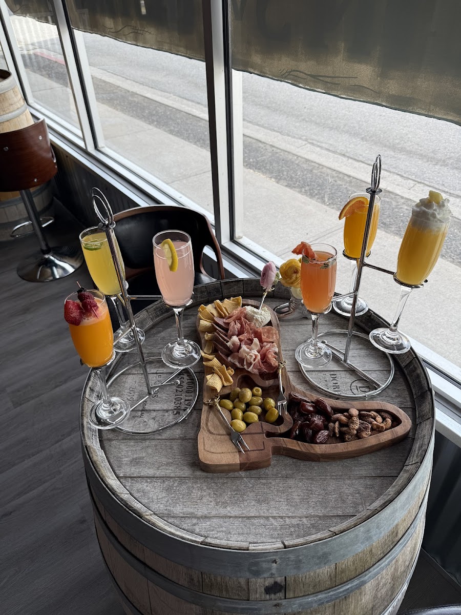Francesca's Wine & Dine Photo 3
