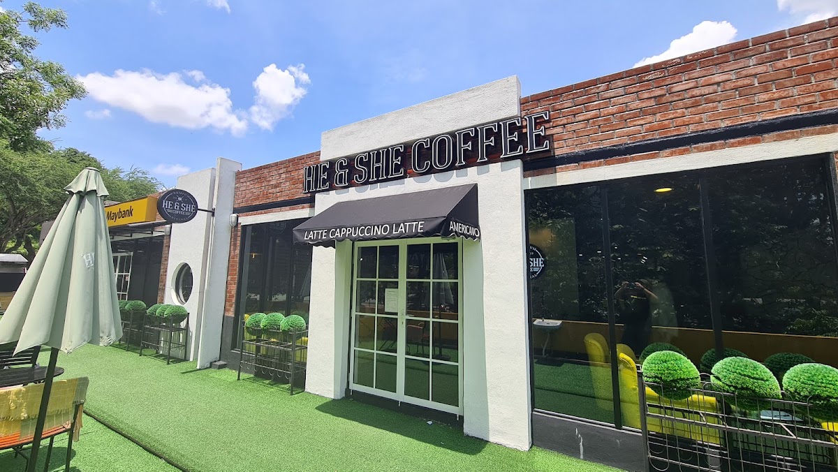 He & She Coffee UKM