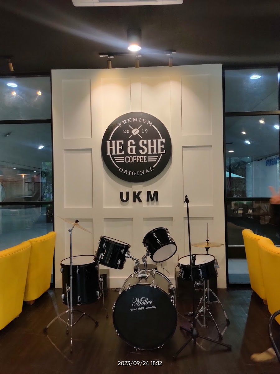 He & She Coffee UKM Photo 4