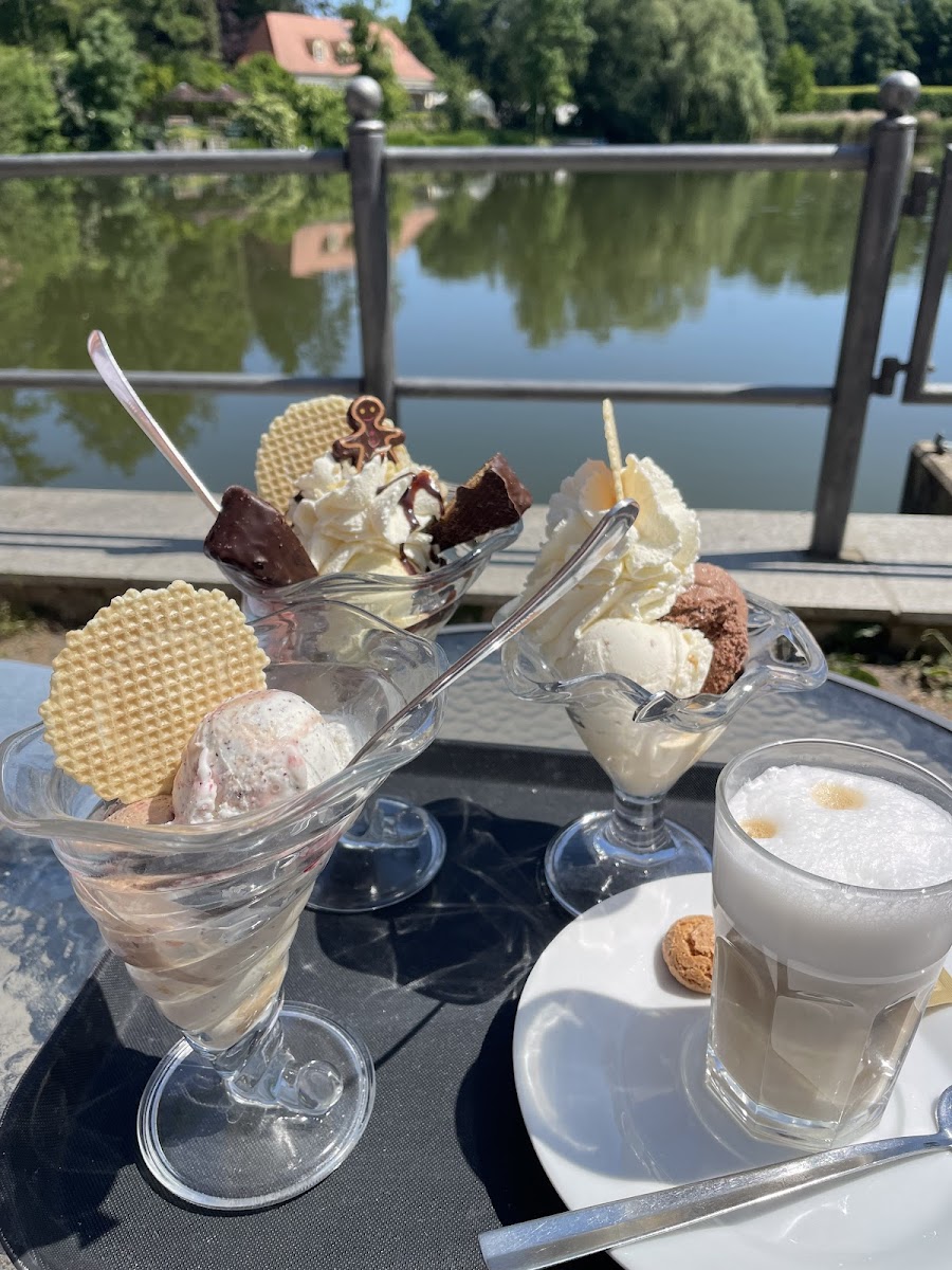 EISDIELE PFEFFERKUCHEN - Eis & Café am Schlossteich in Pulsnitz Photo 5