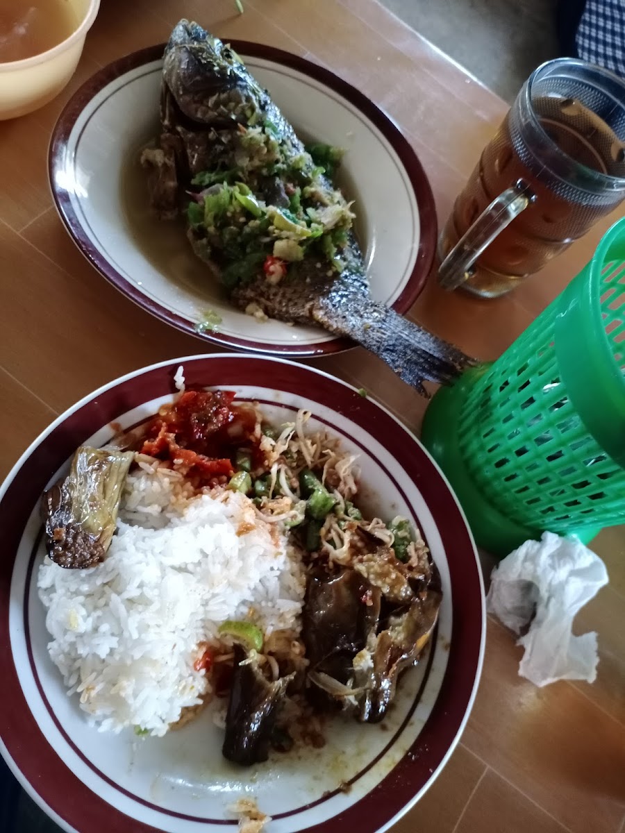 Warung makan mak Adam Photo 5