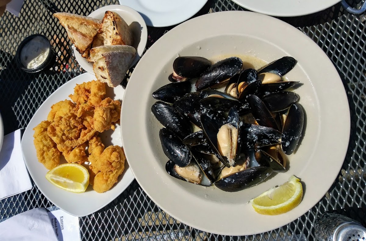 Nautilus Seafood & Grill Photo 9