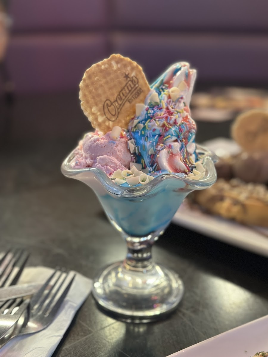 Creams Cafe Slough Photo 4