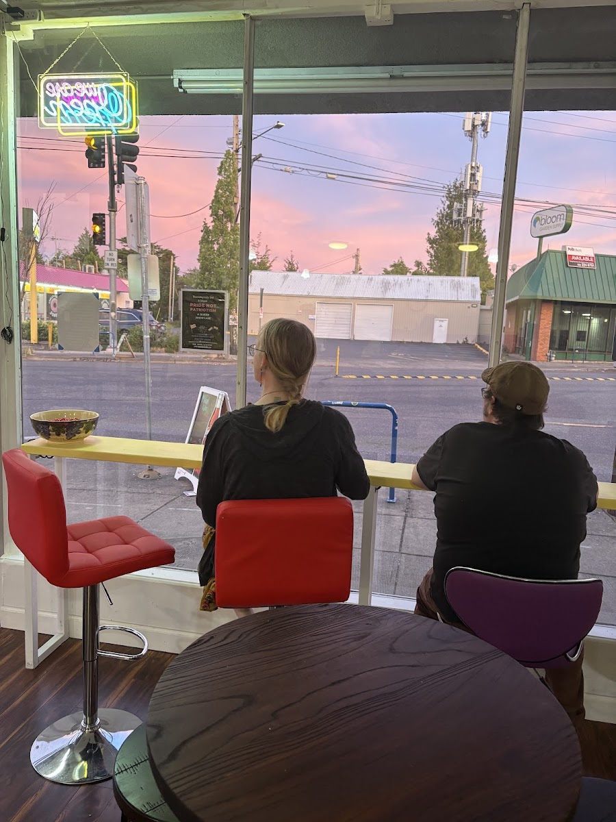 Makin' Groceries Cafe Photo 7
