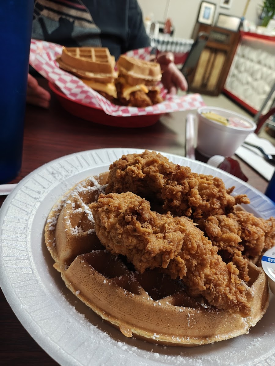 Rockin Chicken and Waffles Photo 5