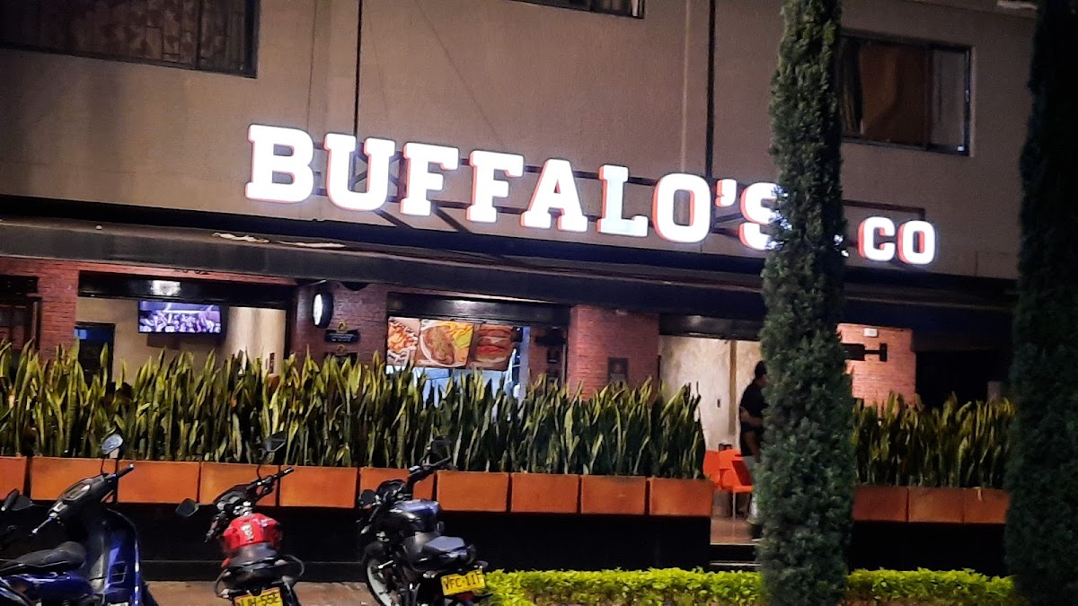 BUFFALO'S & CO.