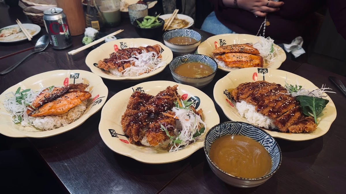 Eat House (居食屋） Photo 2