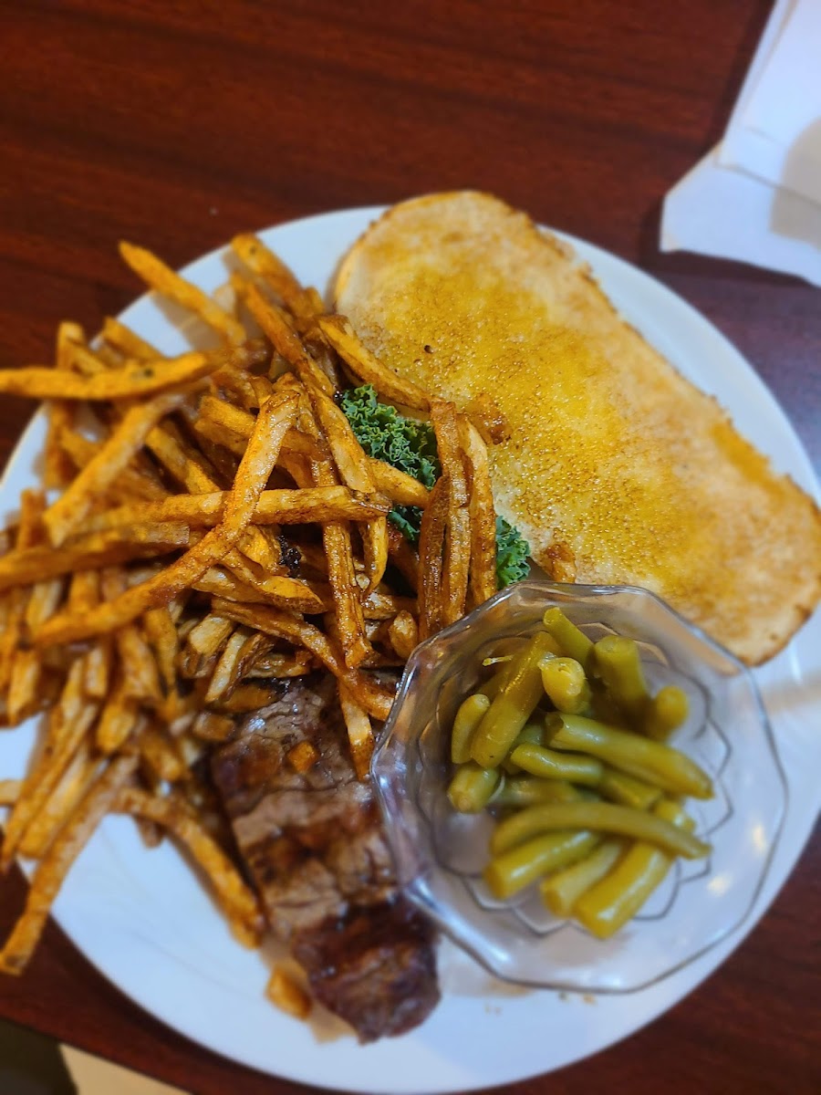Duke's Steakhouse Photo 10