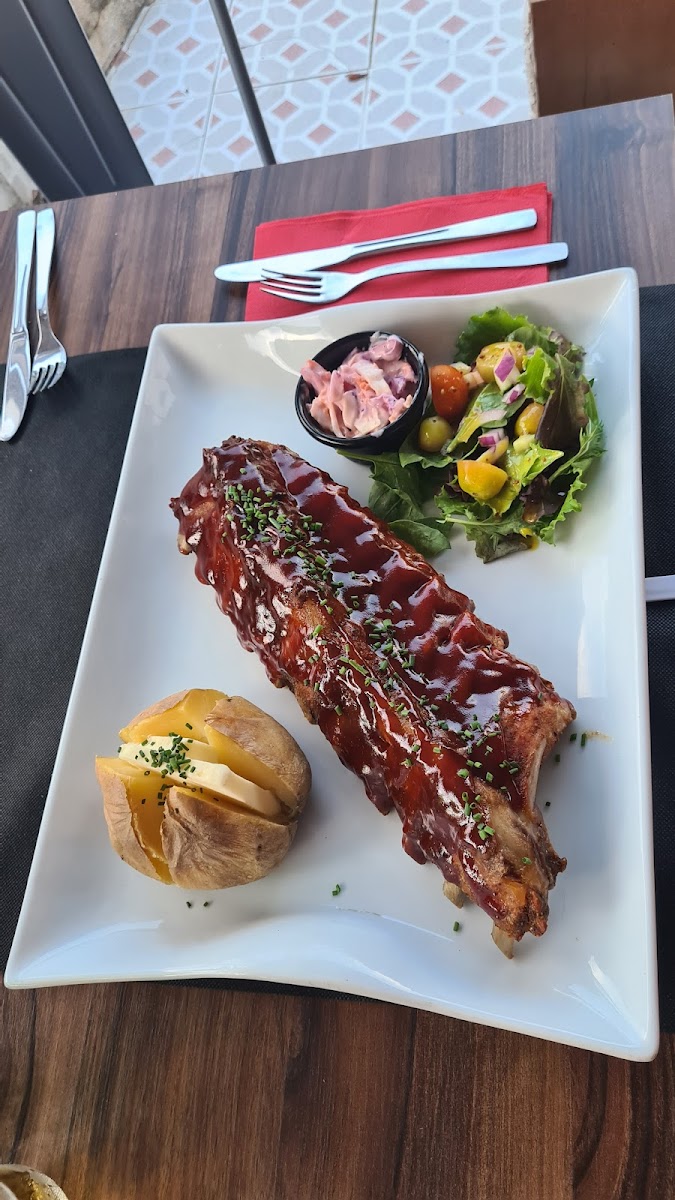 Tomahawks Restaurant Photo 8
