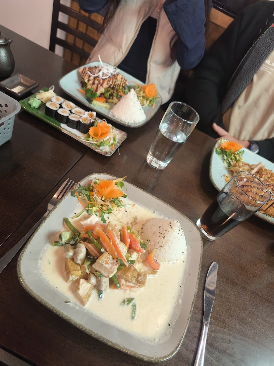 Asiatische Küche & Sushi Photo 2