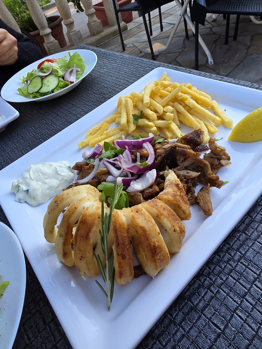 Samos Restaurant Photo 4
