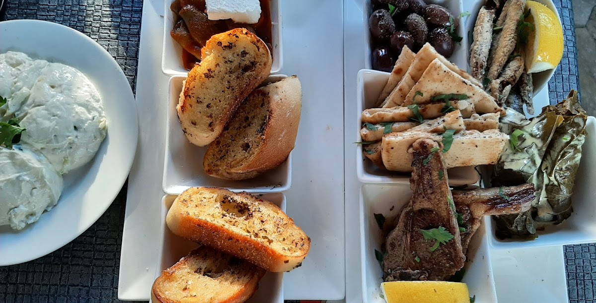 Samos Restaurant Photo 9