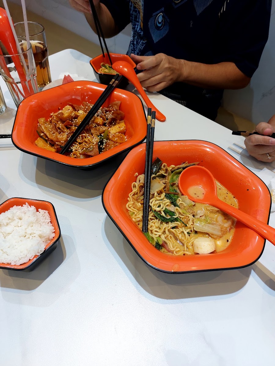LIUJI MALATANG刘记麻辣烫 Photo 10